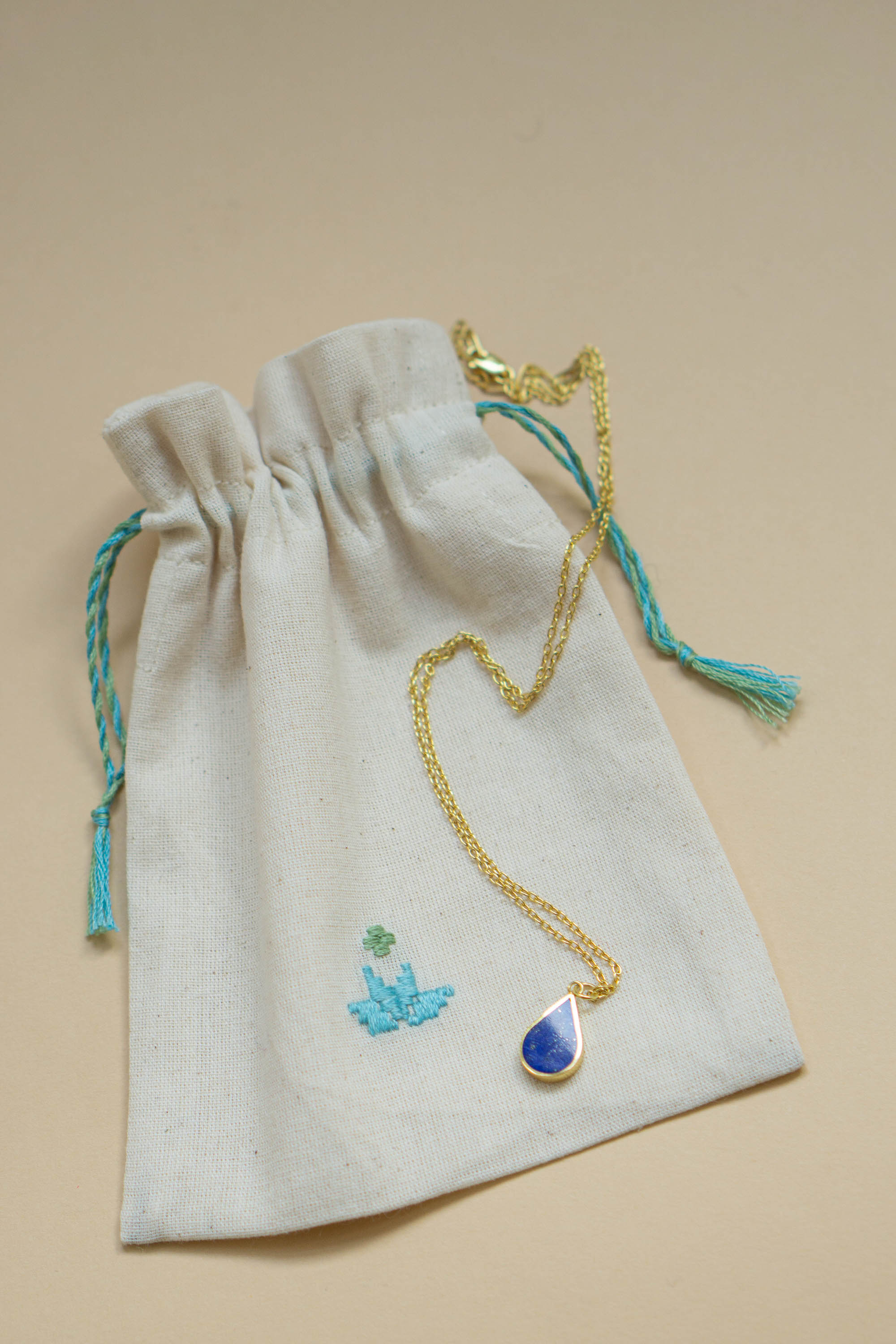 Lapis lazuli drop necklace